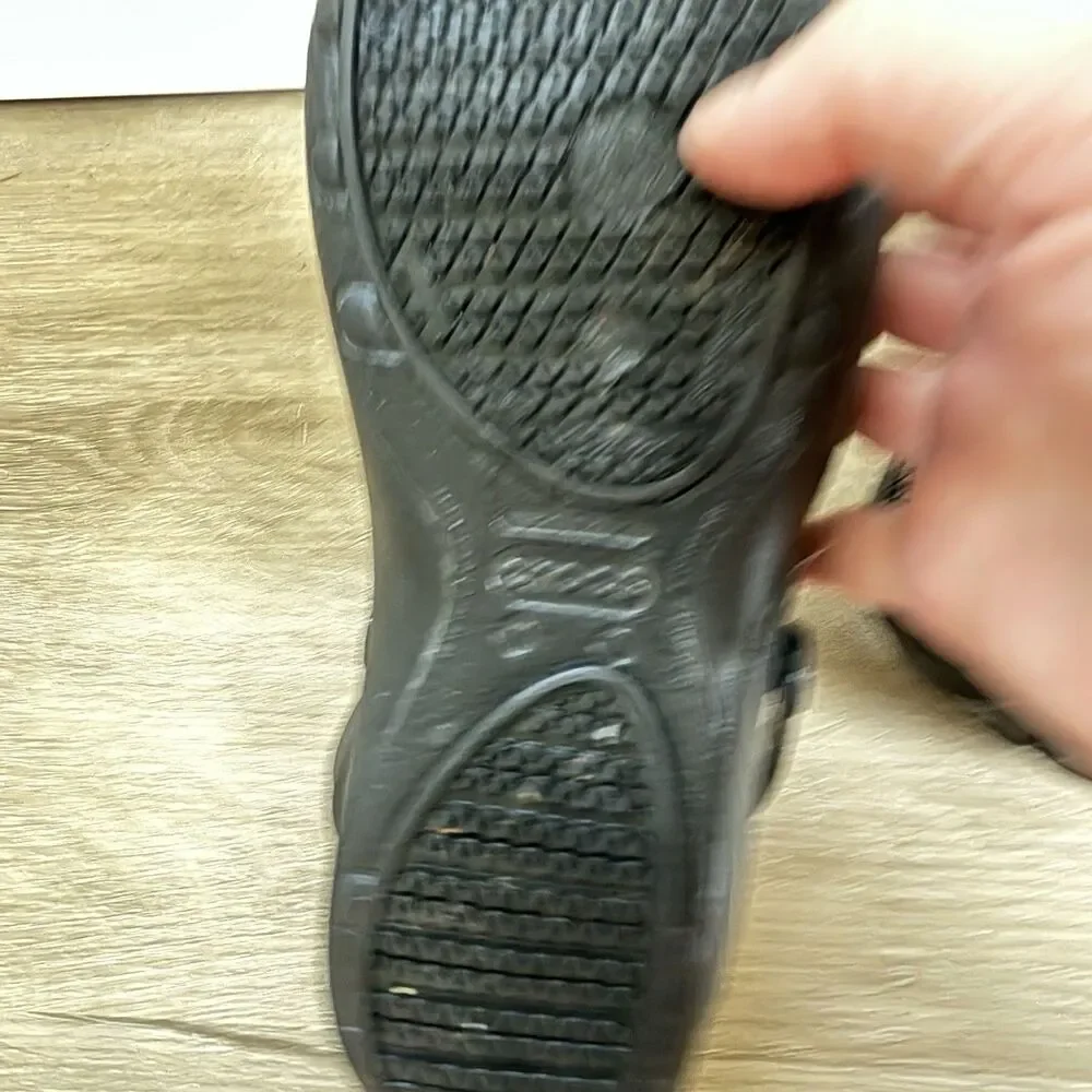 Crocs 10876 Mercy Work Clogs Women Size 7 Black Slip Resistant Nursing Chef Shoe